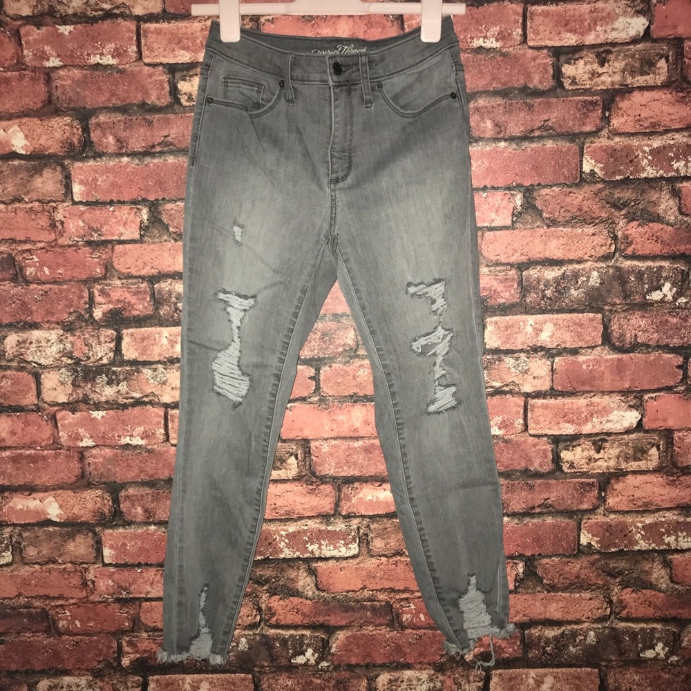 NWOT Distressed Gray High Rise Skinny Crop Jeans